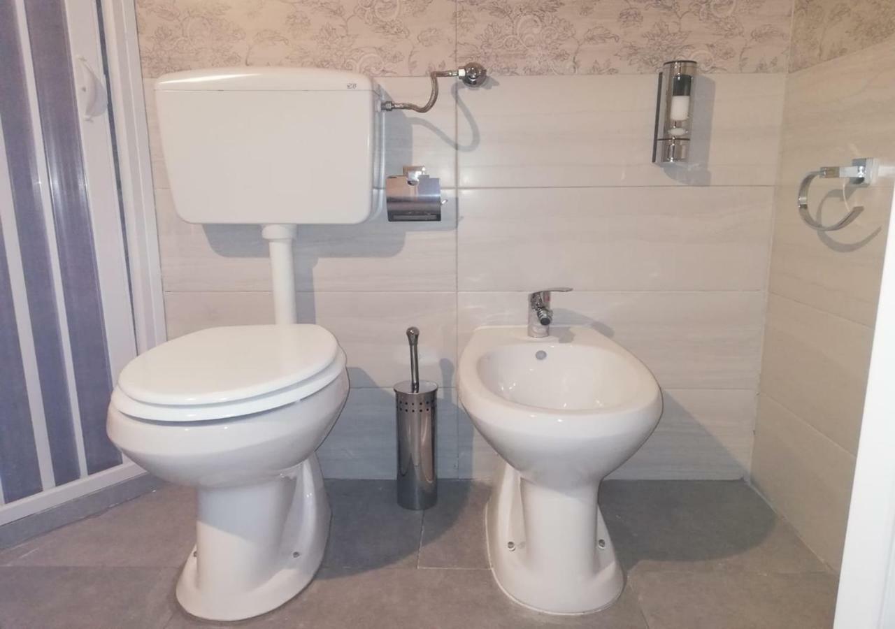Addu' Ninucc' Hotel Nápoly Kültér fotó